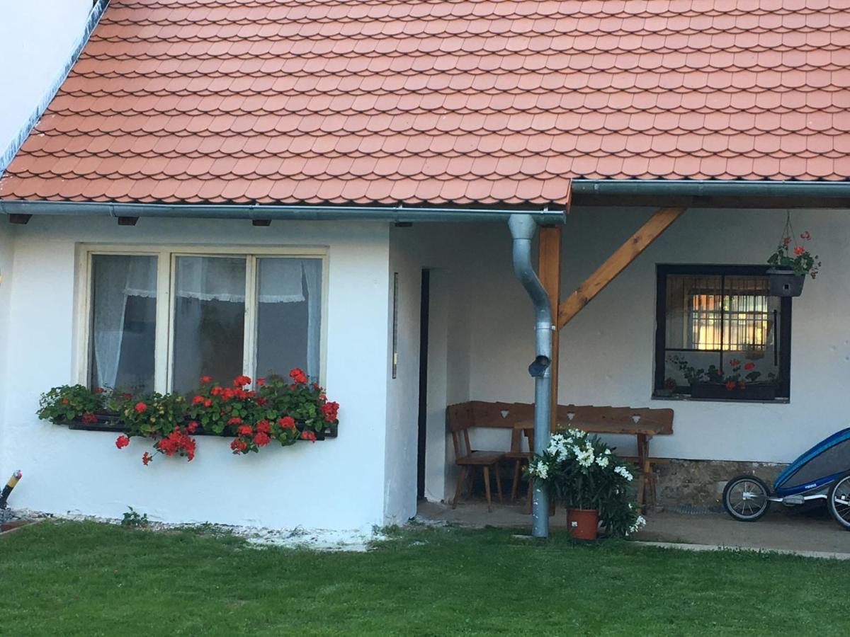 Statek Stranovice Apartment Malenitz Exterior foto